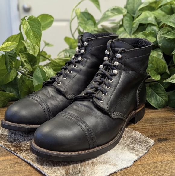 Red Wing Heritage Black Boot 3366